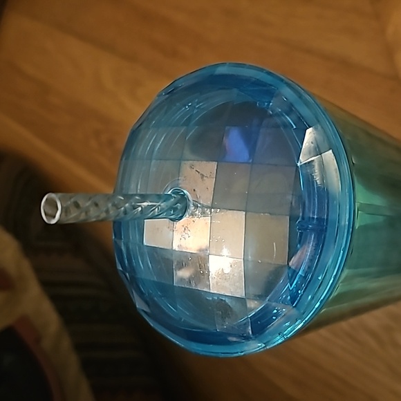 Starbucks Tumbler 24 oz. Iridescent Blue with Dome Lid & Matching Straw - Picture 10 of 10